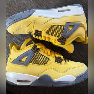 Nike Air Jordan 4 Retro Lightning Size Men’s 9.5